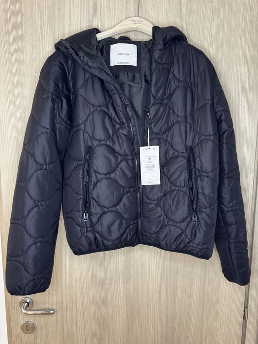 Geaca Bershka, Barbati, Matlasata, M, Noua cu eticheta