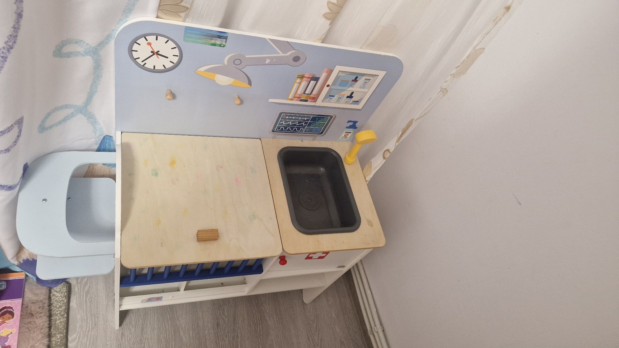 Dulap de veterinar sau doctor