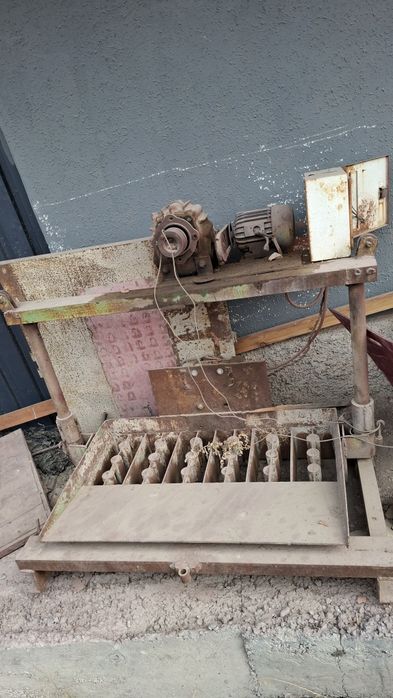 Прадаётся  сваршни апарат прадаю станок для шлакаблок