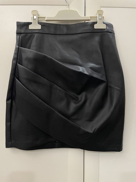 Дамски черни поли