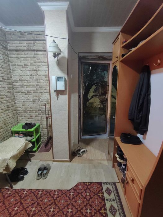 Продам 3х комнатную кирпич балкон 2х6 Учтепа