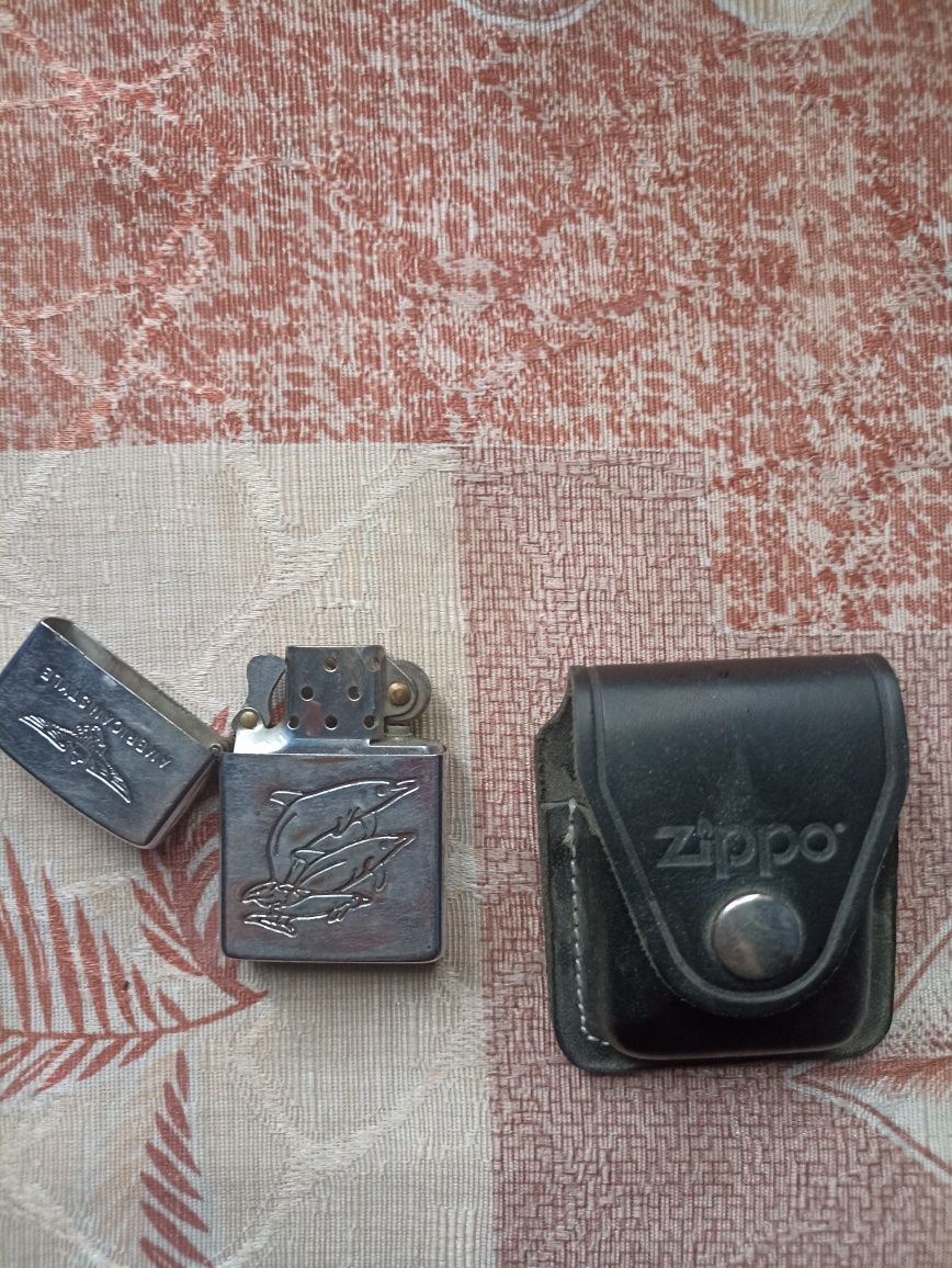 Зажигалка Zippo .