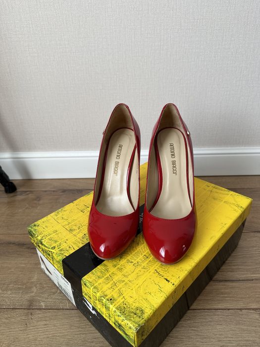 Туфли красные