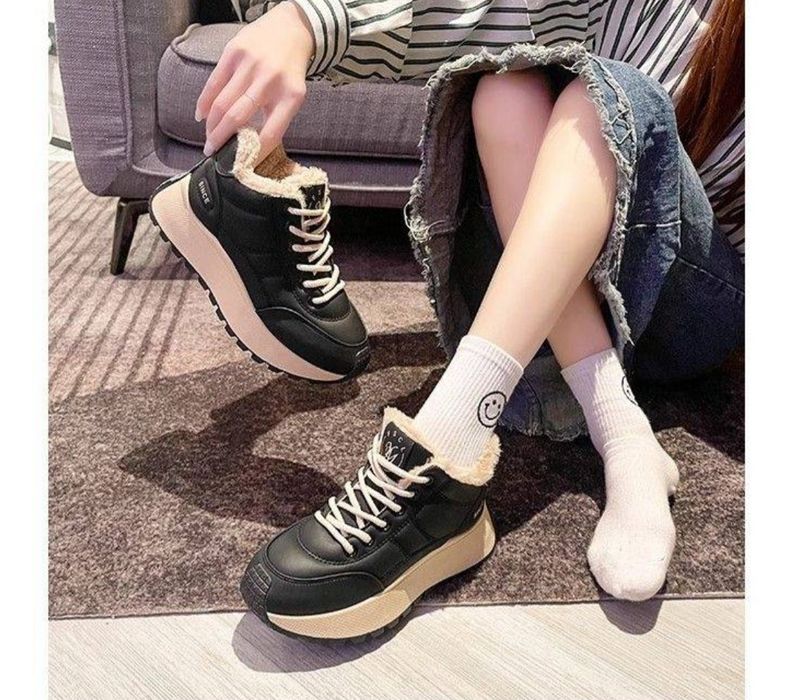 Женская новая обувь