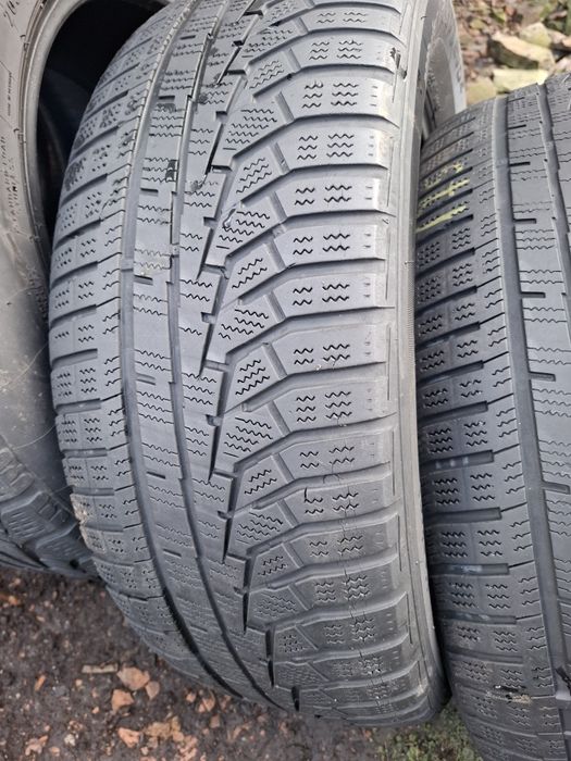 Vand 2 anvelope 225 60 17 hankook de iarna