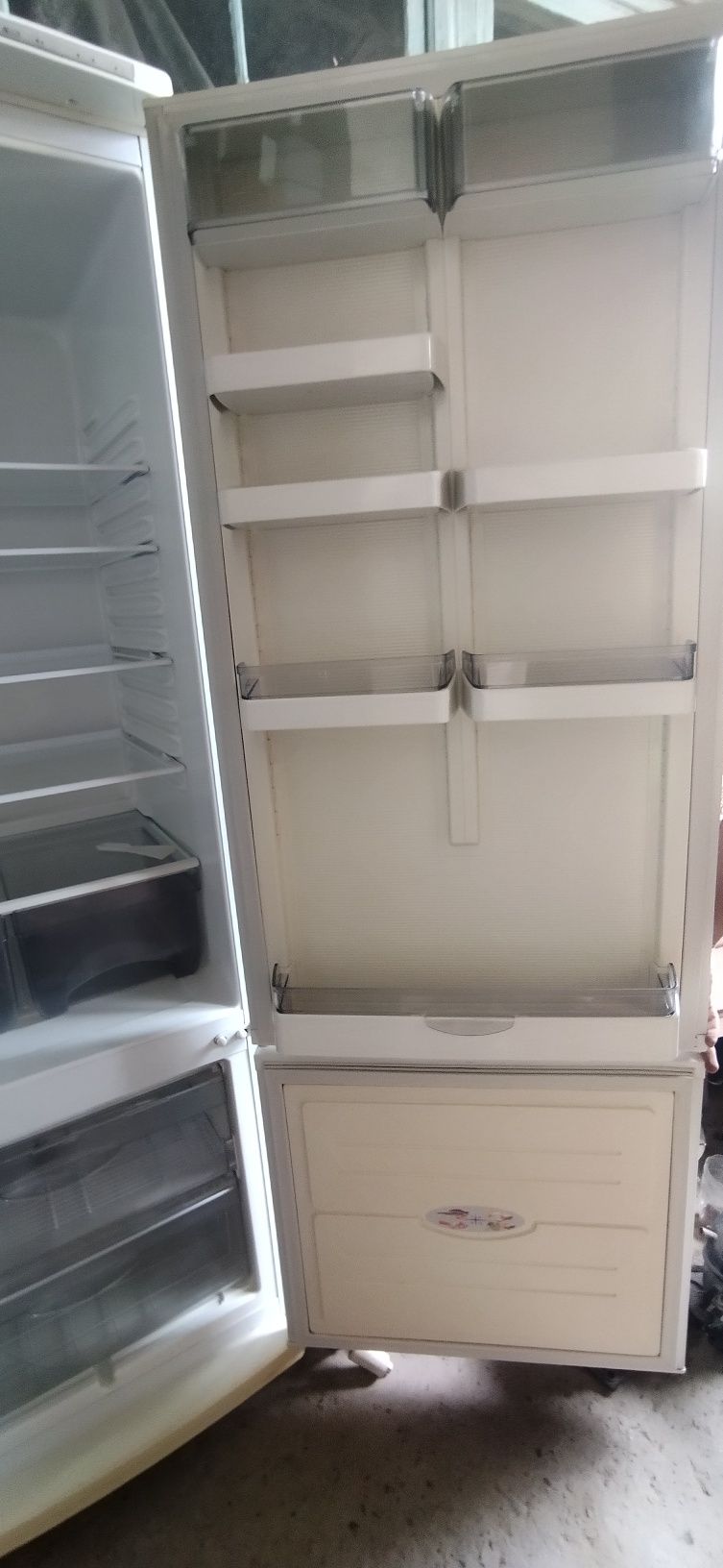 Продаётся холодильник Атлант