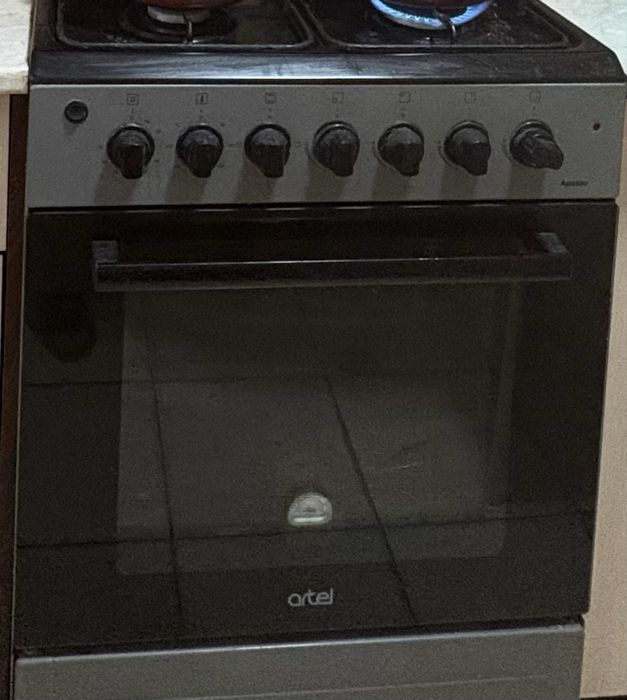 Продам газовую плиту