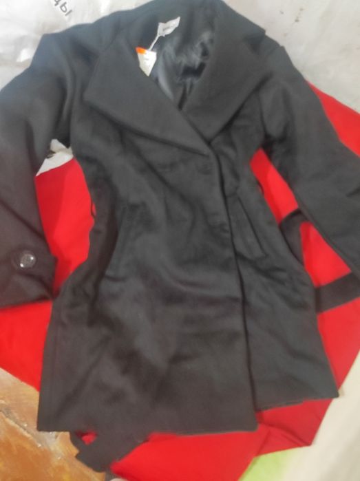 Абсолютно новое пальто