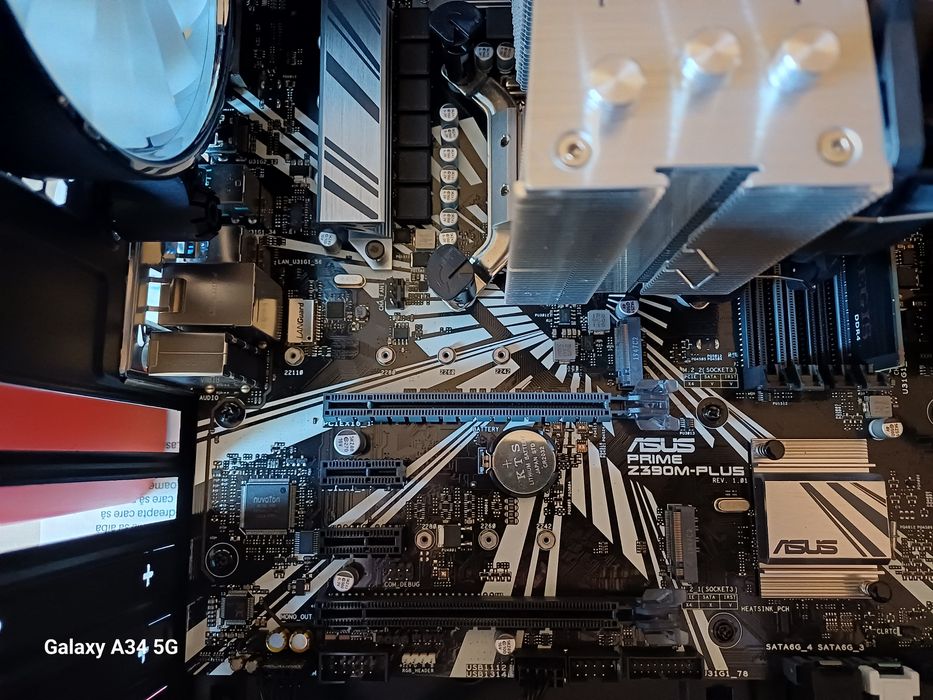 Kit Intel i7 9700k /Placa baza Asus Z390M-Plus/ 16GB RAM/ Coller beQui