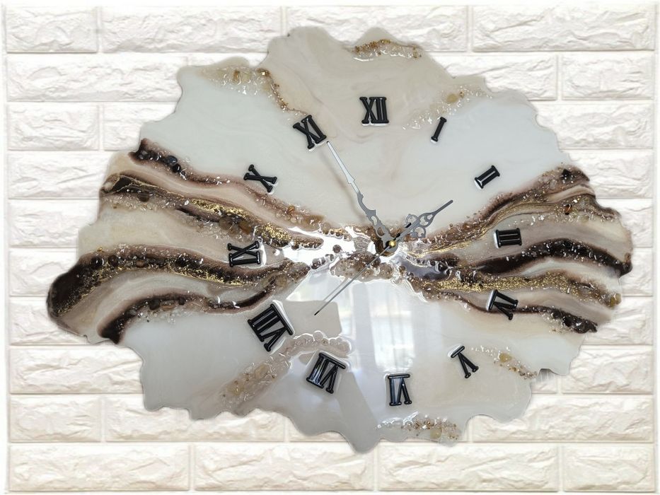 Новые часы 50×36 в наличии