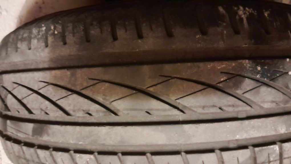 Anvelope vara 205  / 60  R 16