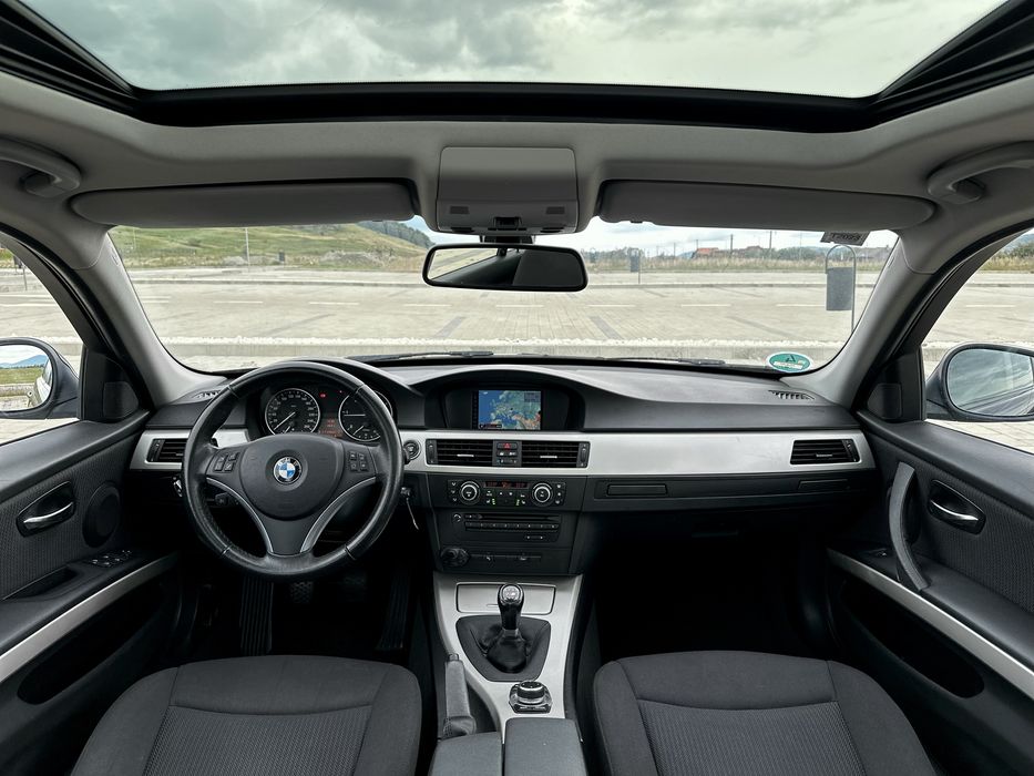 BMW 320d 2012*Navi*Panoramic*BiXenon*DISTRIBUTIE EFECTUATA-Garantie*