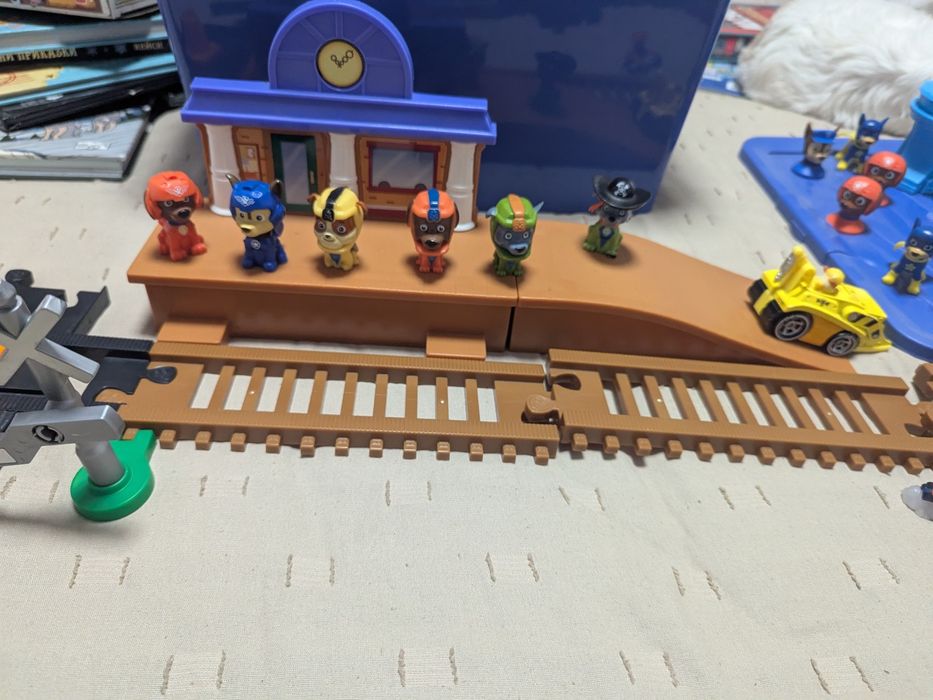Голяма колекция Пес Патрул влак, кученца и играчки