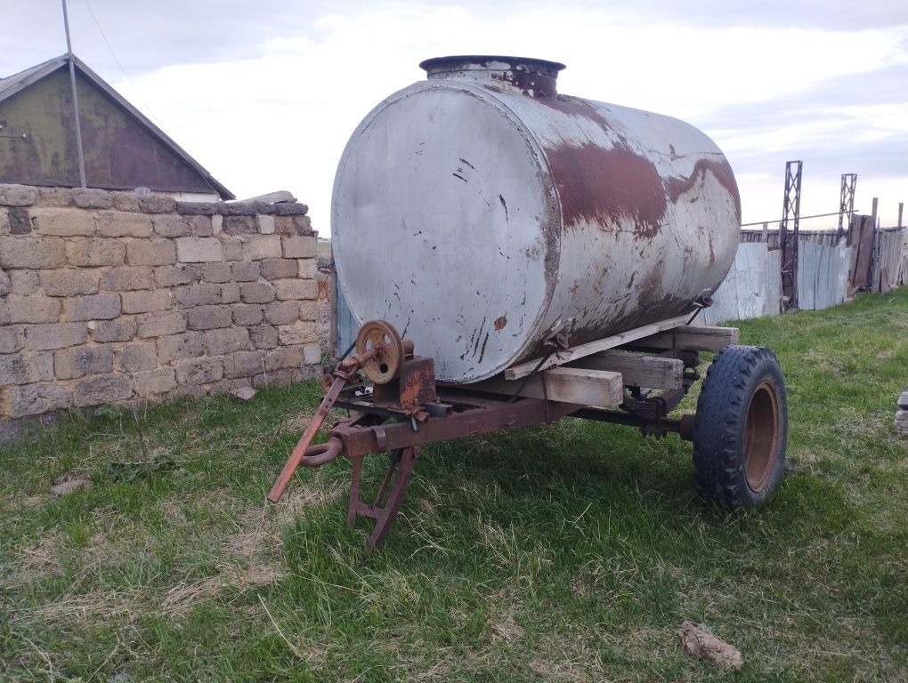 Продам бочку 3 куб.