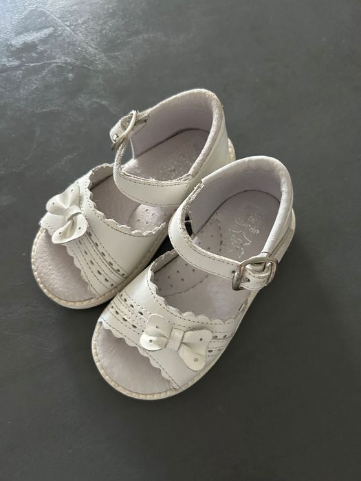 Бебешки маратонки адидас и сандали от естествена кожа