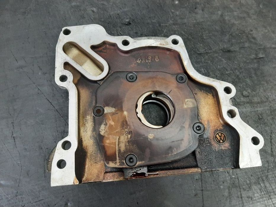 Pompa ulei 1.4 b vw fox skoda fabia cordoba vw polo 9n golf 4    036115105d