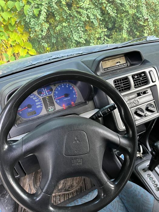 Mitsubishi pajero pinin