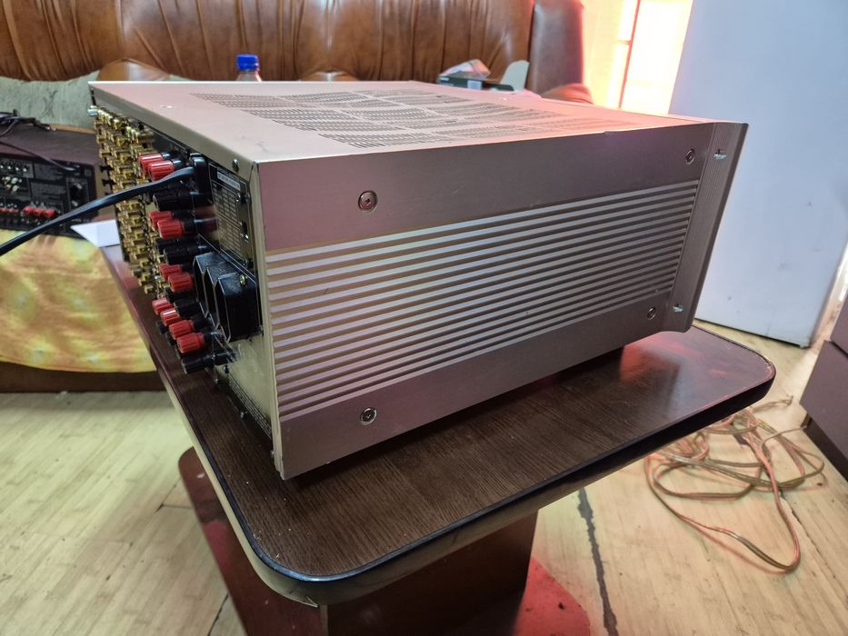 Vand statie amplificator yamaha DSP-AX1