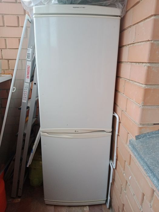 Продам холодильник