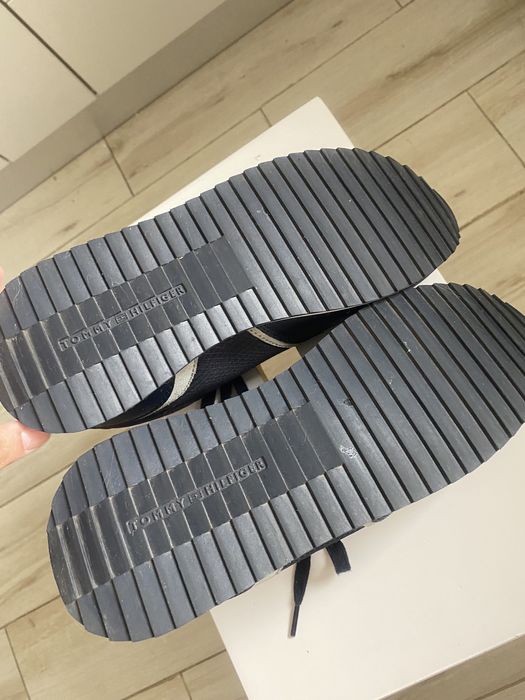 Adidasi Tommy Hilfiger, marimea 40, piele naturala