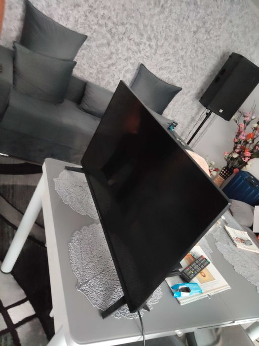 Vând televizor Smart 80 cm