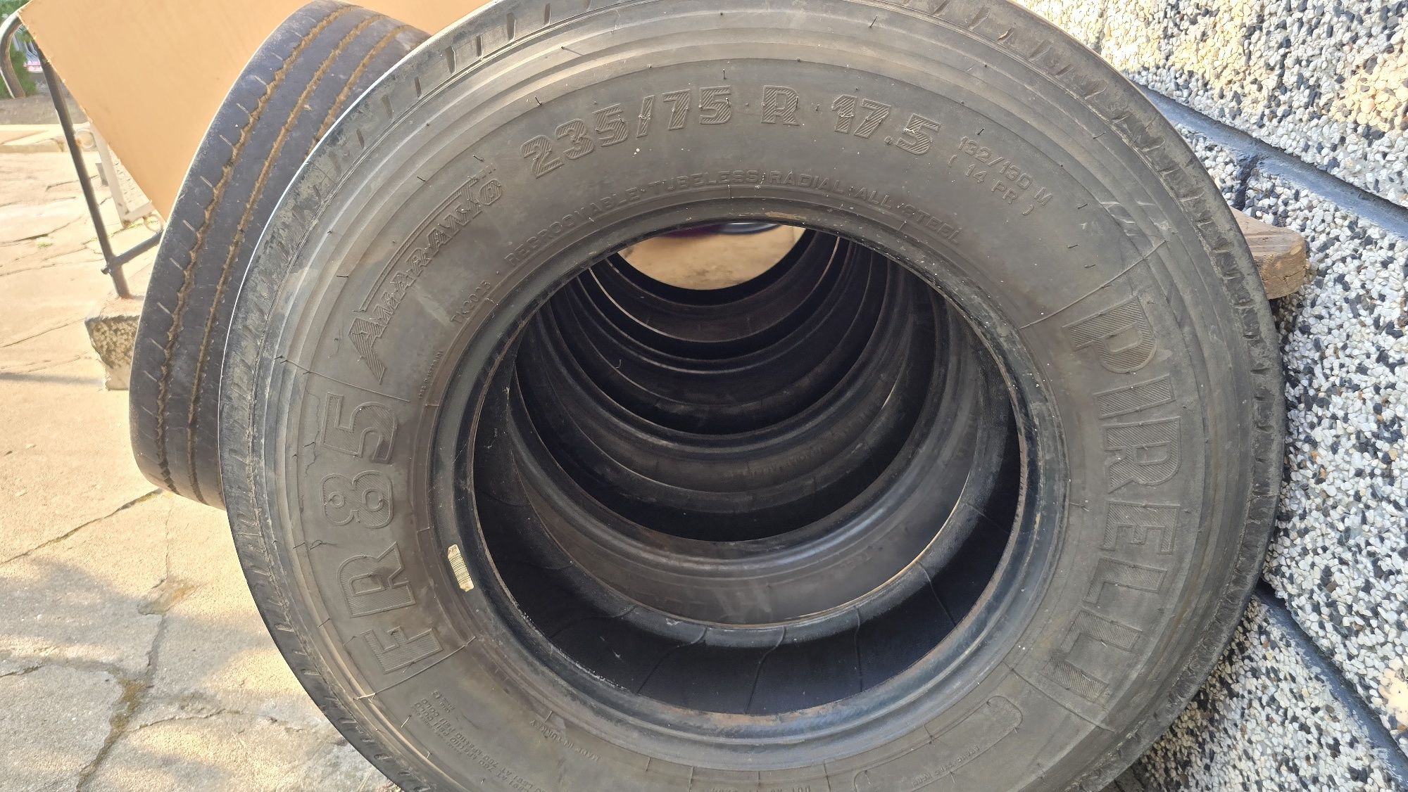 Тежкотоварни гуми Pirelli FR85 AMARANTO 235/75/17.5