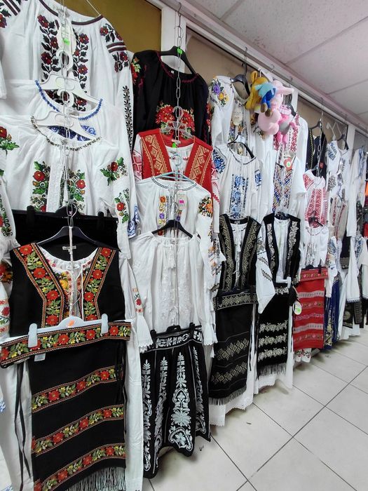 Bluze ie pt dama. Traditionale . Pret 70-100 lei . Ridicare doar Timis