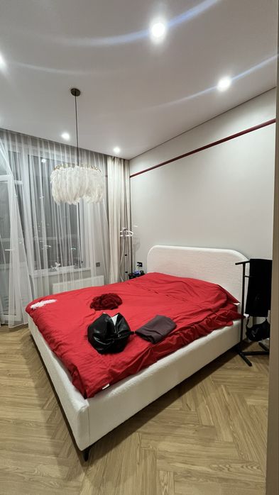 Продом кровать в спальную