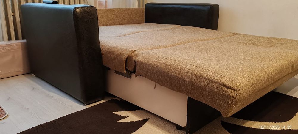 Vând canapea stofă!!