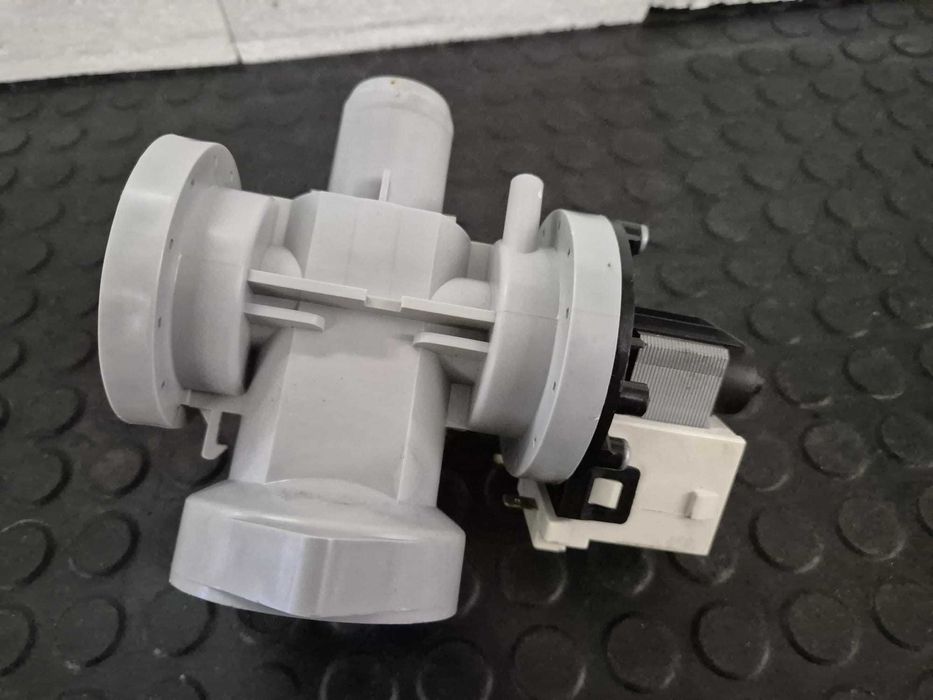 Pompa evacuare cu corp masina de spalat LG BPX 2-94L model / C28