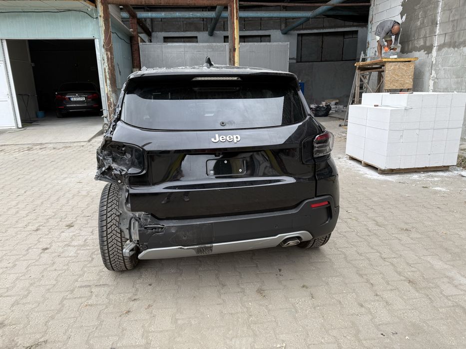 Jeep avenger hybrid 2024 avariat