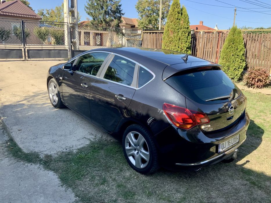 Opel Astra J  2.0 CDTI