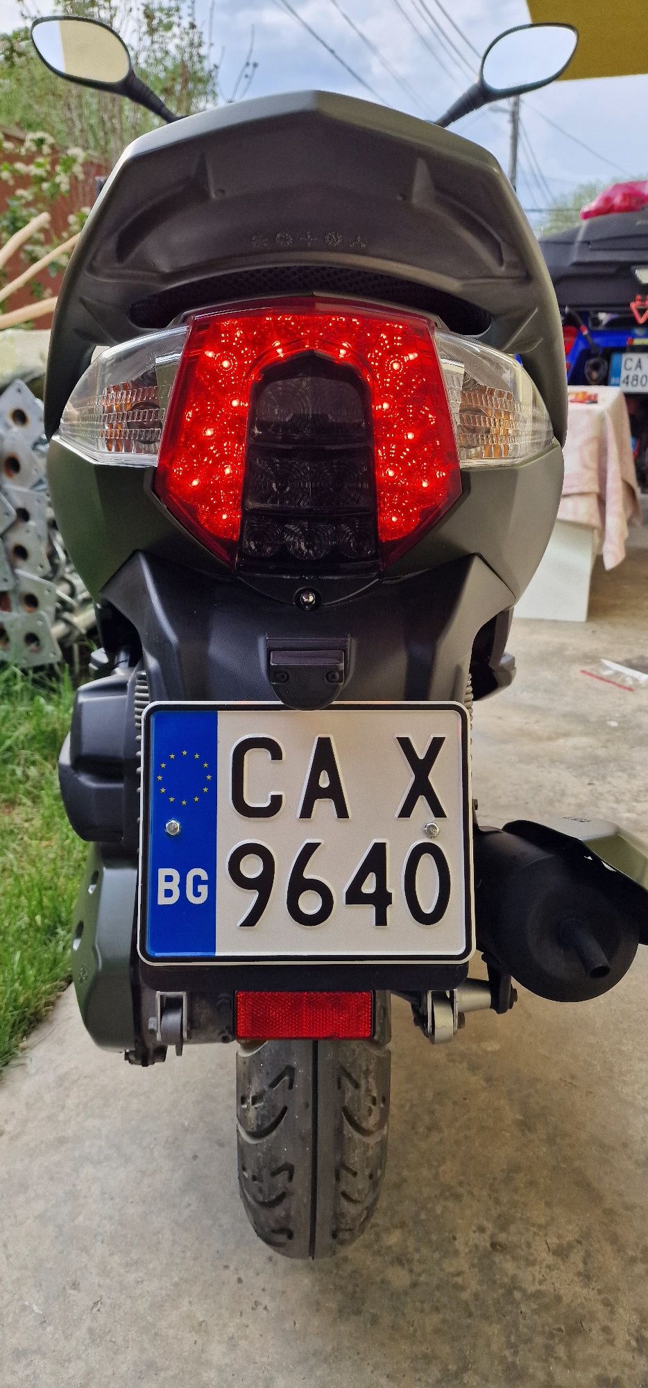 Скутер kymco muvies 125i топ състояние, като нов