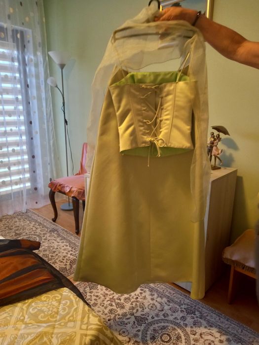 Vand 3 rochii de ocazie, indivdual, marimi 40-42