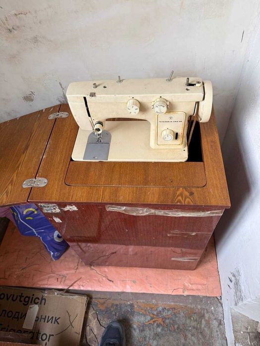 Продам старый швейную машину