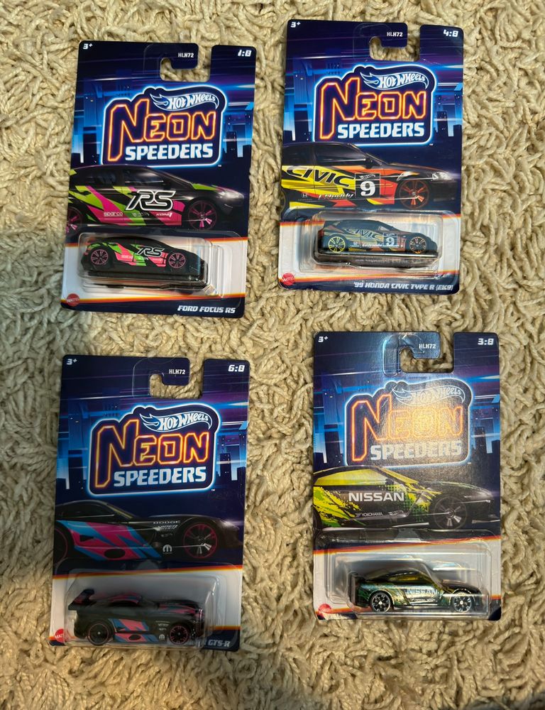 Masinute Hotwheels in Blister Neon Fortza Premium Noi BMW Porsche Audi