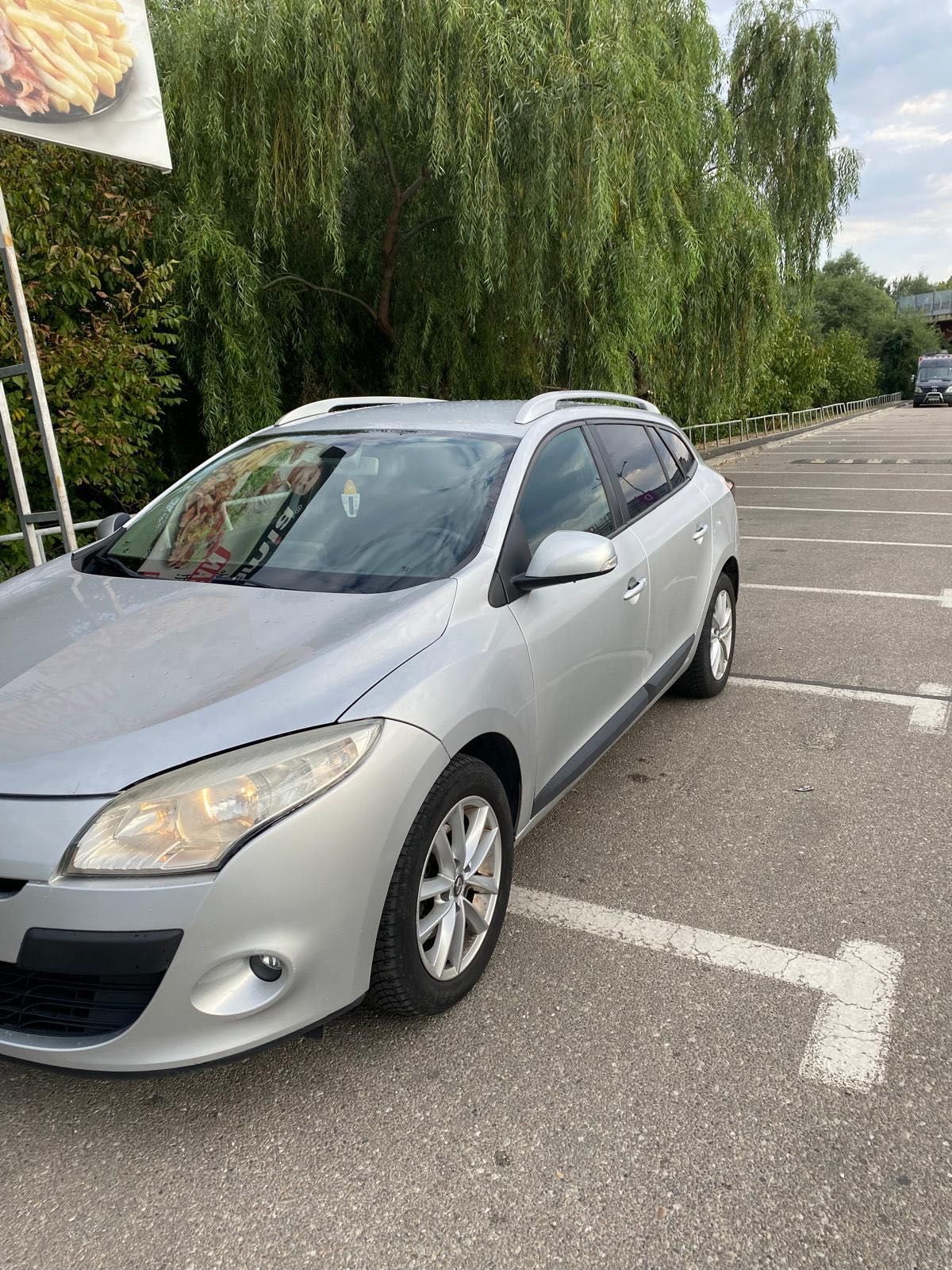 Vând renault megane