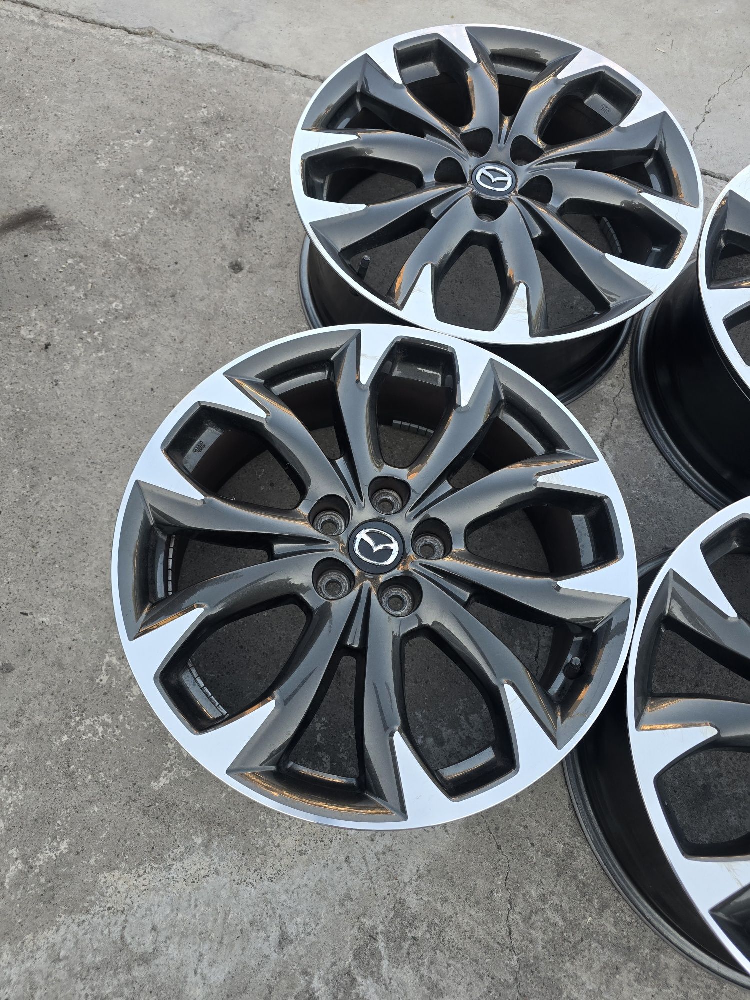 Джанти 19 / 5х114,3 - Mazda CX 5 5x114,3