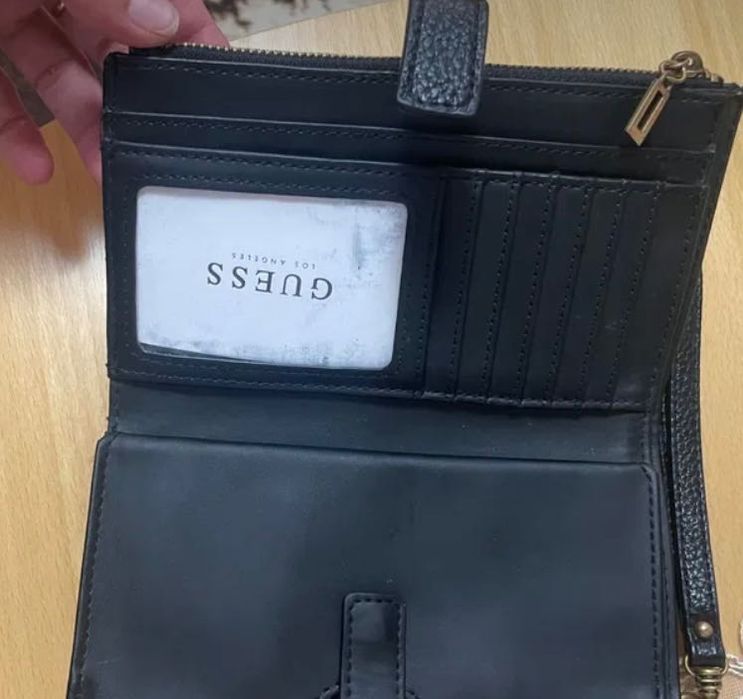 Guess оригинално портмоне
