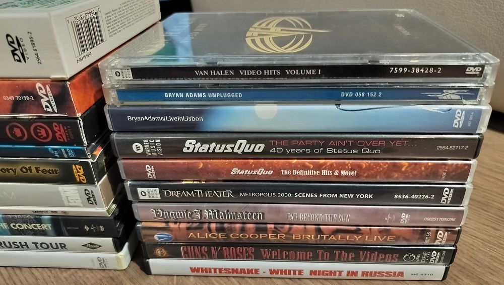 Lot DVD-uri Led Zeppelin Bon Jovi Malmsteen Status Quo Whitesnake