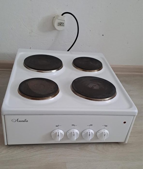 Продам плиту электрическую новую