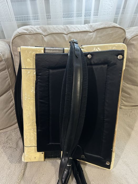 Acordeon Hohner 120 başi