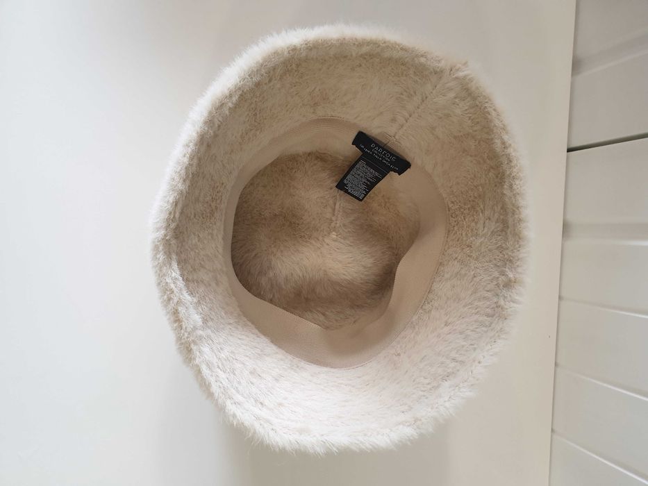 Пухкава шапка Parfois