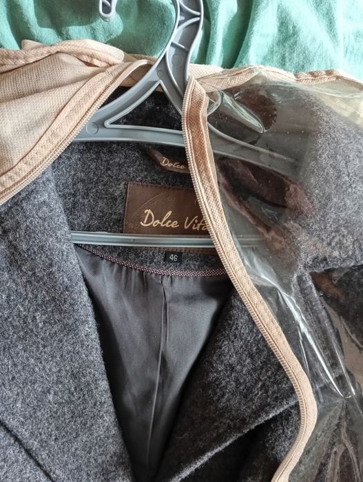 Пальто 46р-р шерть находимся м-он Таугуль