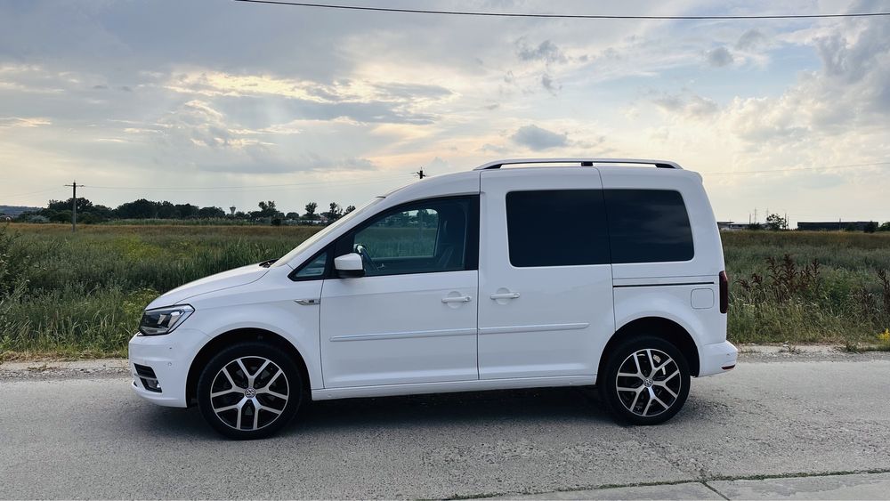 VW Caddy 4x4 Stylish Edition 35 150CP, DSG, 2.0TDI, 7 locuri
