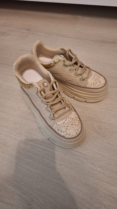 Спортни обувки, сникърси номер 36