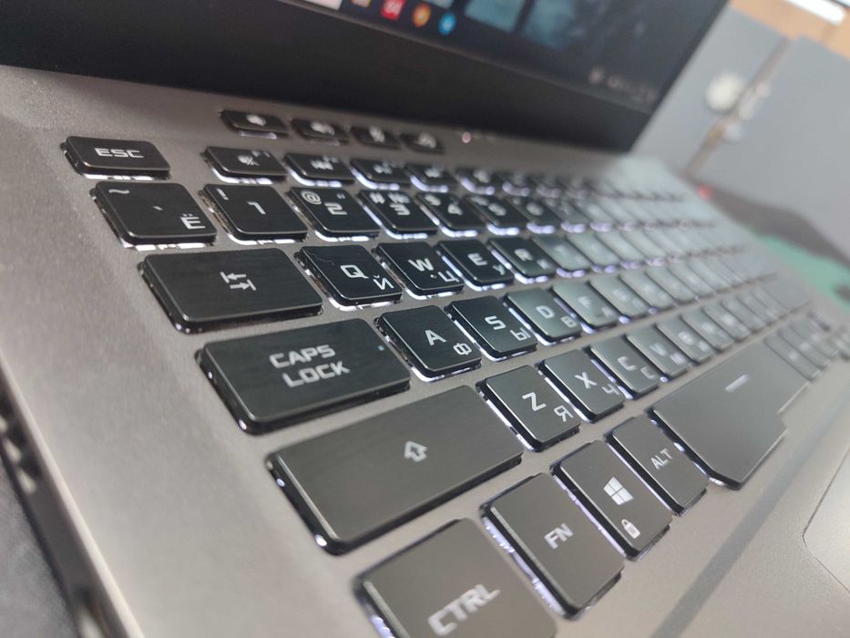 Мощный игравой ноутбук Asus Rog Zephyrus AMD Ryzen 7-4800HS GTX1650