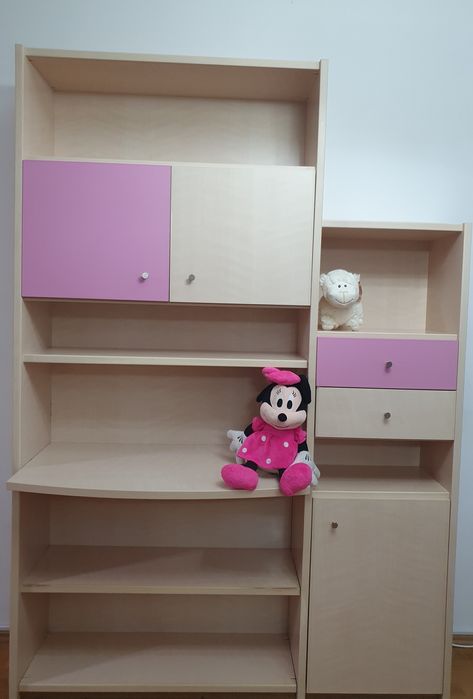 OFERTA Vând biblioteca  vesela cu birou încorporat