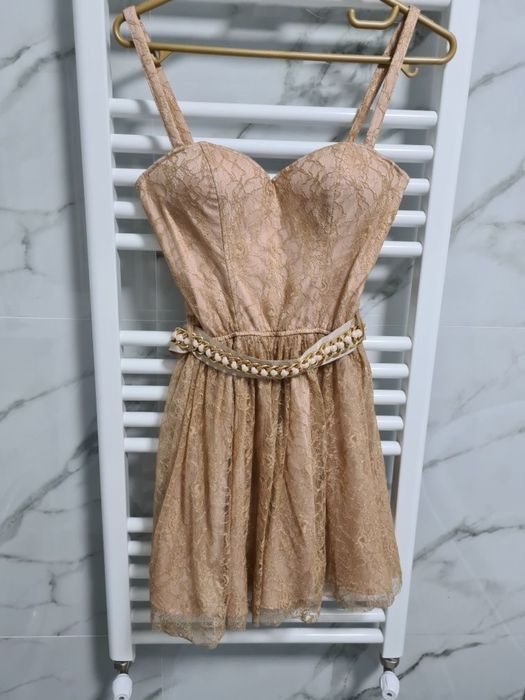 Rochie Bby tip printesa crem auriu