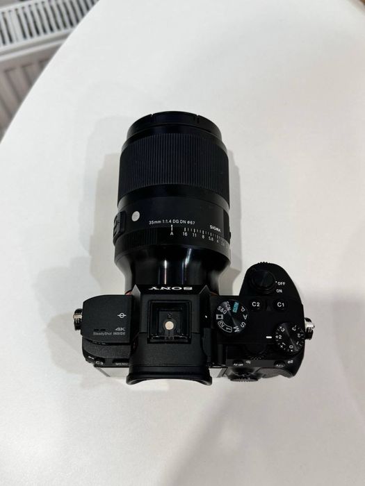 Sony A7 III + Sigma 35mm f/1.4 DG DN Art — как новый, комплект